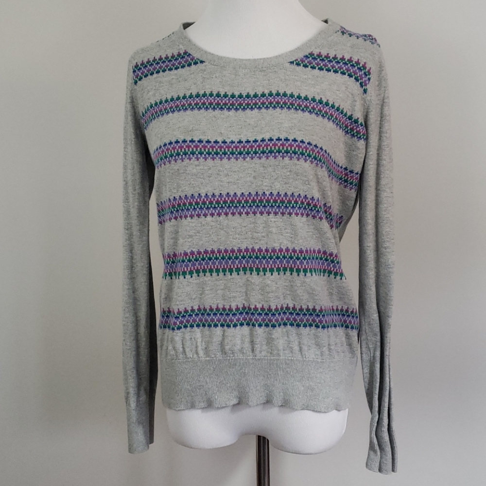 Lightweight Gray Sweater with print